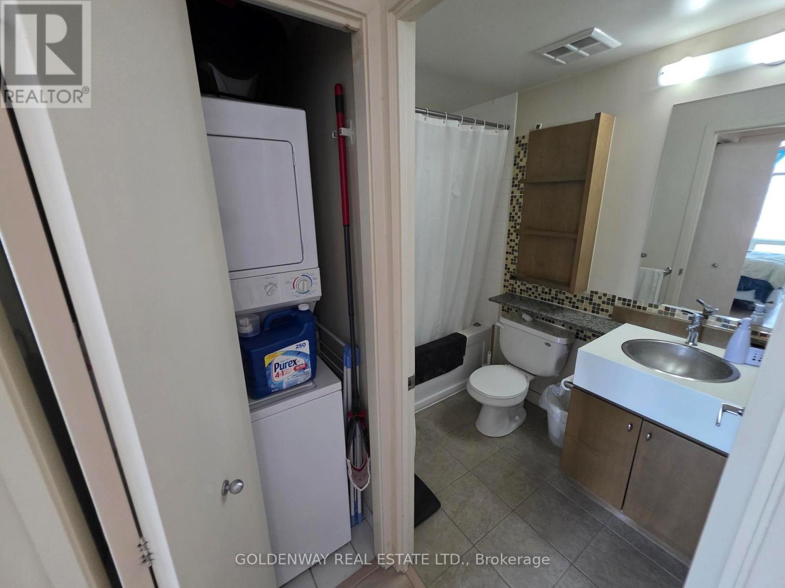 808 - 35 Mariner Terrace, Toronto, Ontario  M5V 3V9 - Photo 9 - C13446020