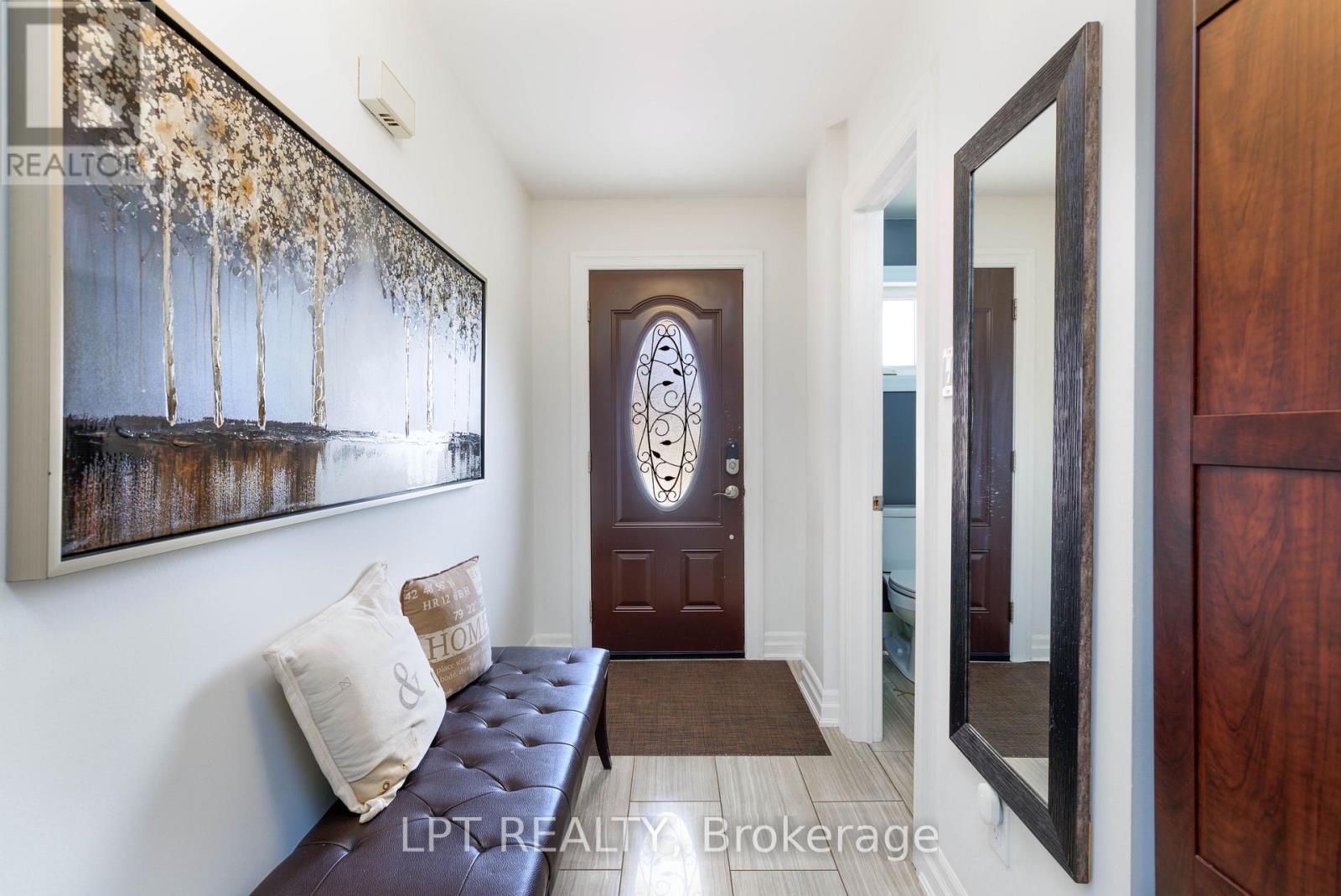 6 Odin Crescent, Aurora, Ontario  L4G 3T4 - Photo 5 - N13449266