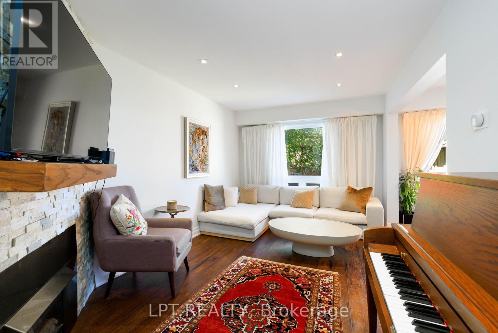 6 Odin Crescent, Aurora, Ontario  L4G 3T4 - Photo 6 - N13449266