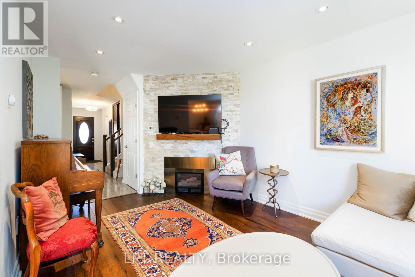 6 Odin Crescent, Aurora, Ontario  L4G 3T4 - Photo 7 - N13449266