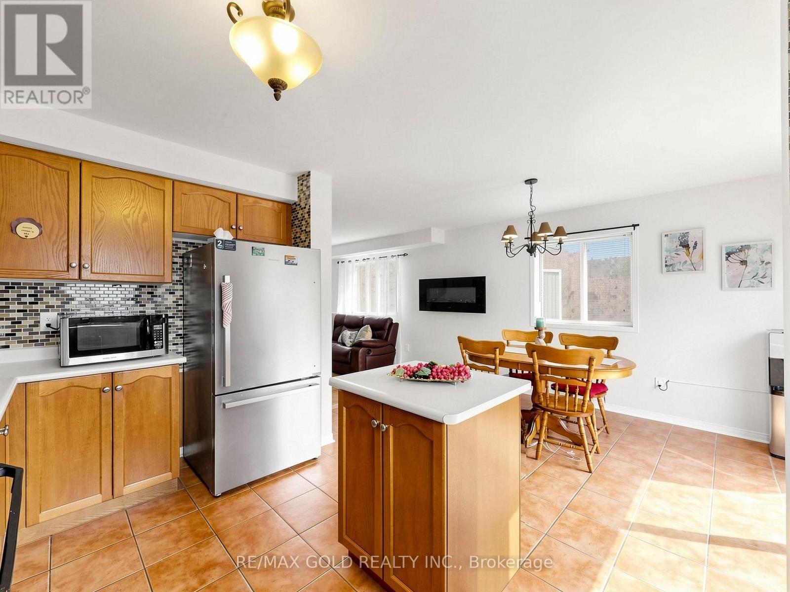 110 Tiller Trail, Brampton, Ontario  L6X 4S8 - Photo 13 - W13449312