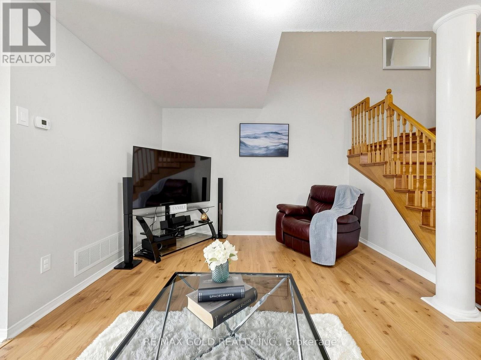 110 Tiller Trail, Brampton, Ontario  L6X 4S8 - Photo 8 - W13449312