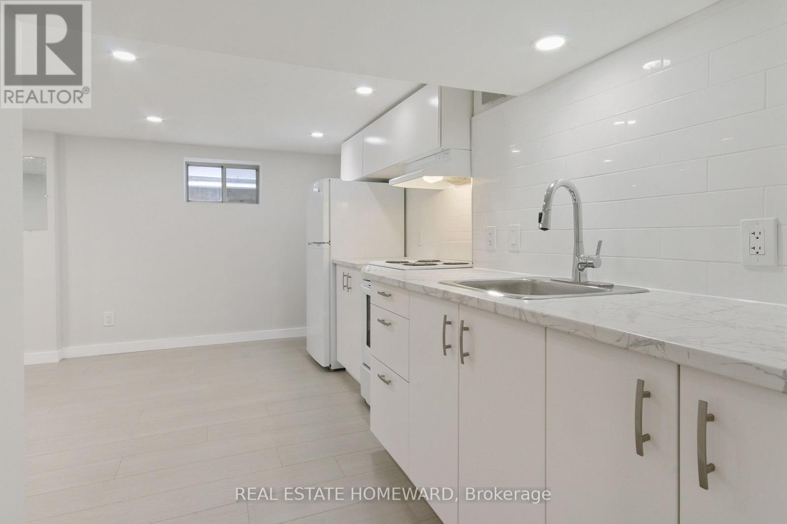LOWER - 486 DELAWARE AVENUE, Toronto, Ontario