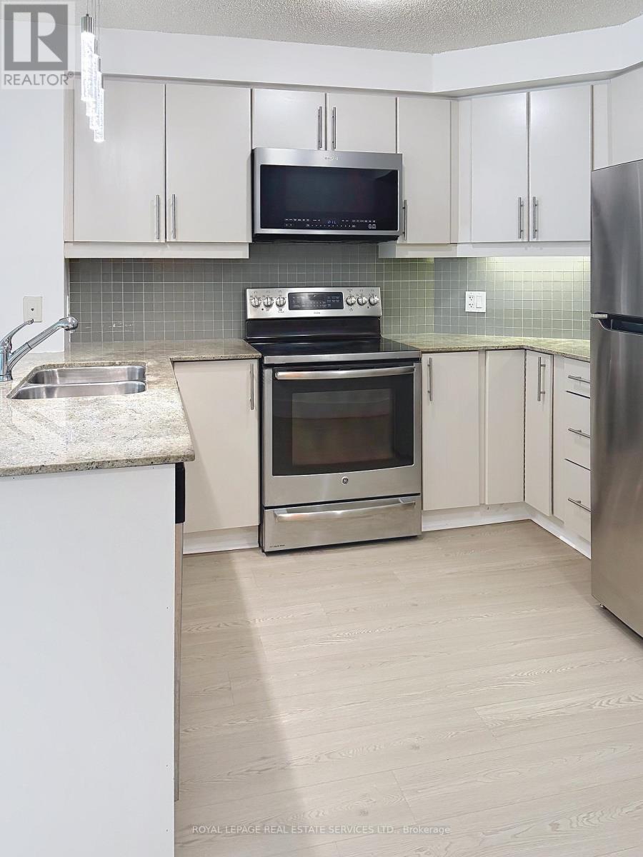1204 - 18 Harbour Street, Toronto, Ontario  M5J 2Z6 - Photo 9 - C13445494