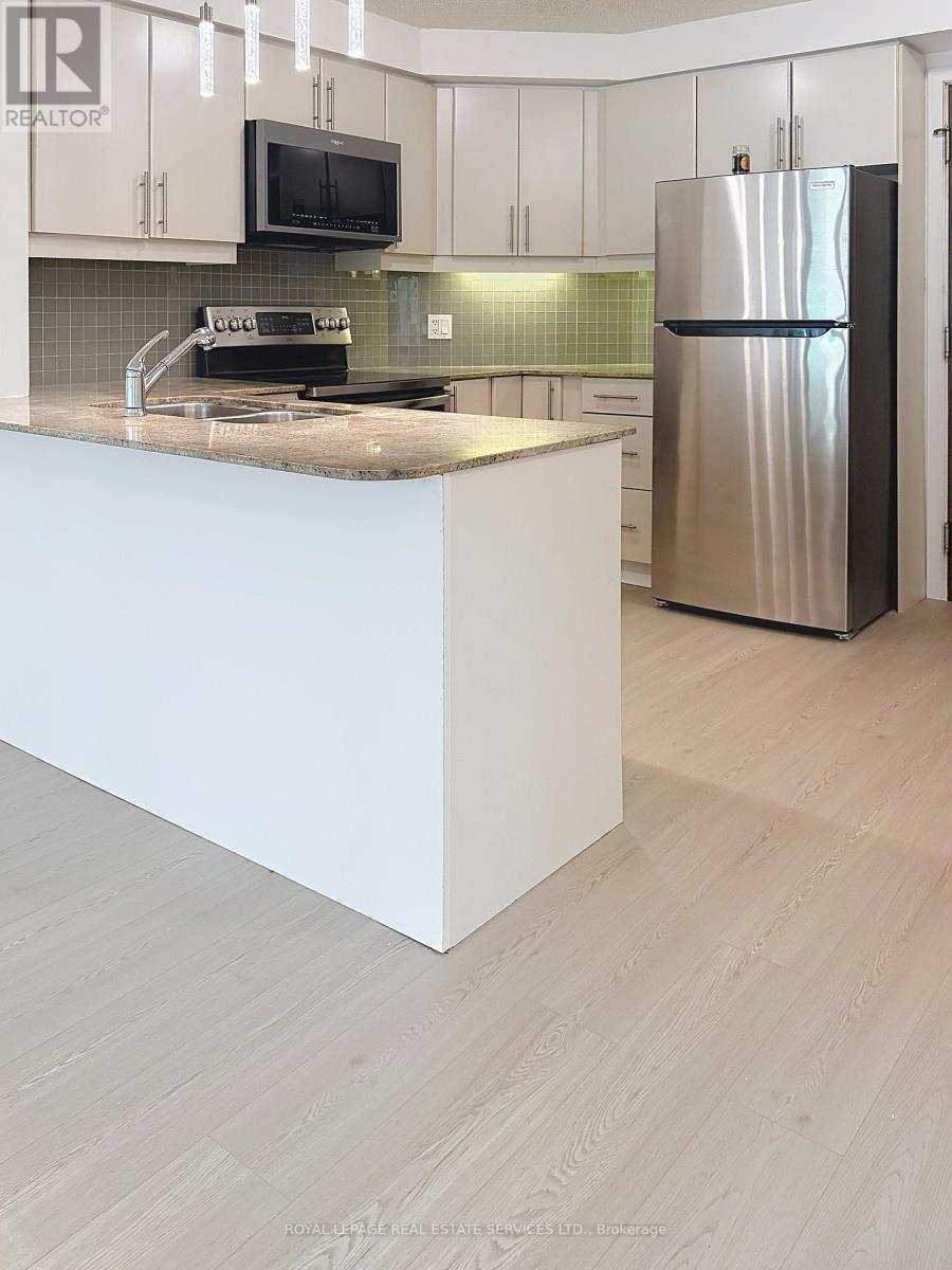 1204 - 18 Harbour Street, Toronto, Ontario  M5J 2Z6 - Photo 5 - C13445494