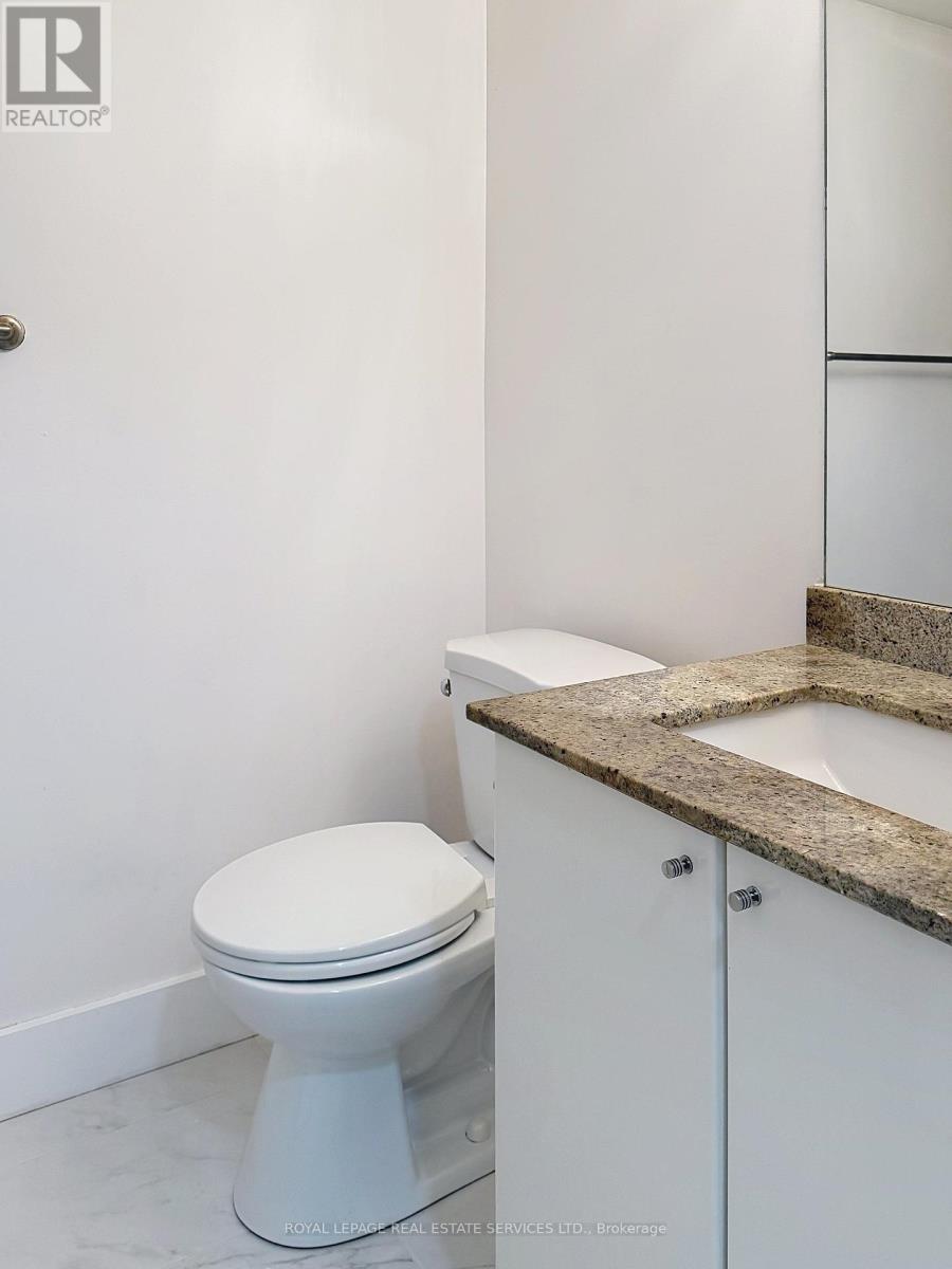 1204 - 18 Harbour Street, Toronto, Ontario  M5J 2Z6 - Photo 12 - C13445494