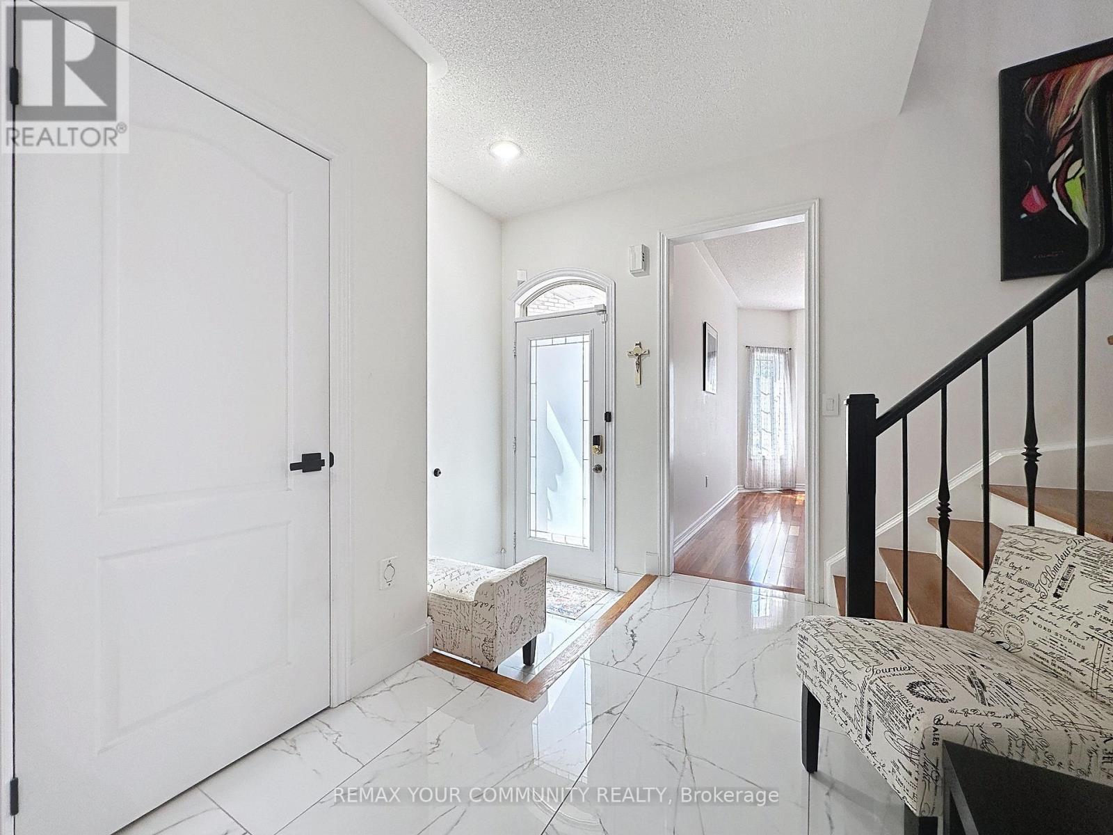 15 Bellefontaine Court, Vaughan, Ontario  L6A 4A7 - Photo 6 - N13441724