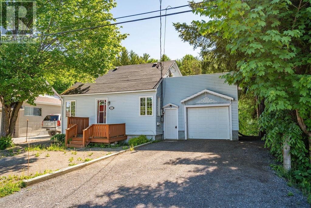 230 St Patrick St, Sault Ste. Marie, Ontario P6C 3S5 - Photo 2 - SM261468