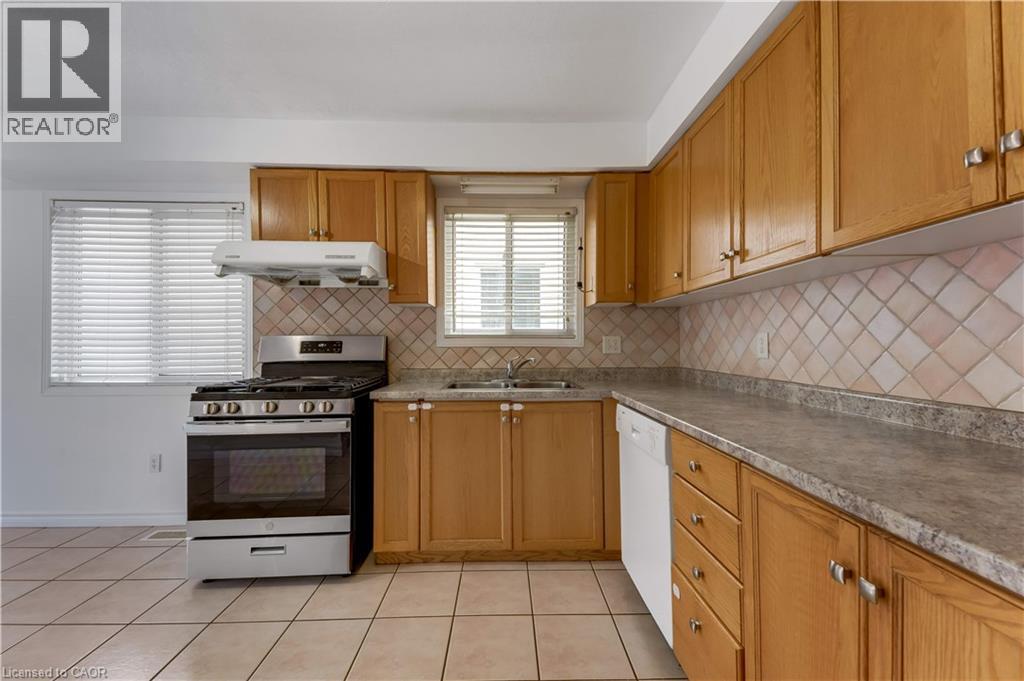 359 Highbrook Crescent, Kitchener, Ontario  N2E 3P5 - Photo 8 - 40838512