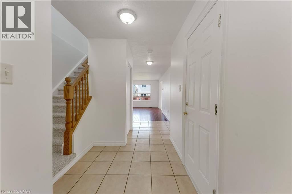 359 Highbrook Crescent, Kitchener, Ontario  N2E 3P5 - Photo 4 - 40838512