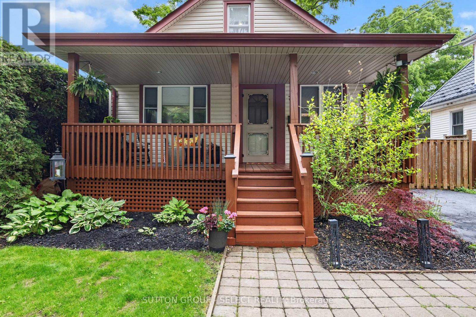 72 EMERY STREET E, London South, Ontario
