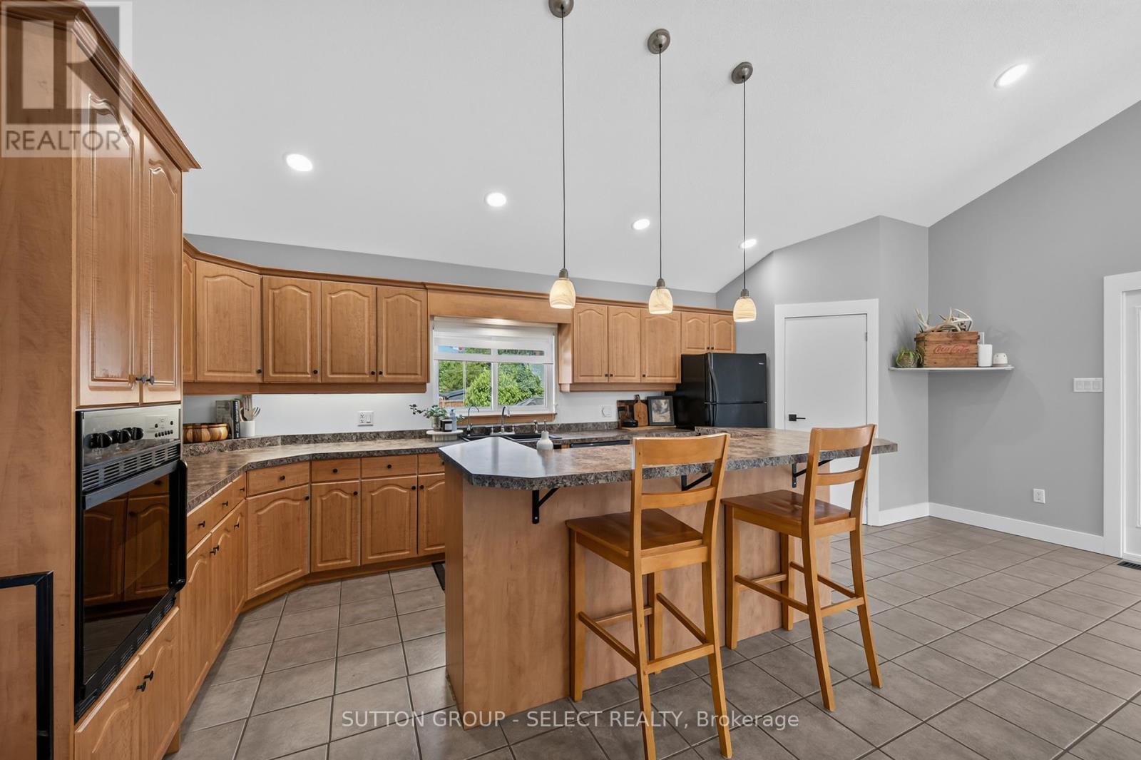 152 Elm Street, St. Thomas, Ontario  N5R 1J3 - Photo 7 - X13449496