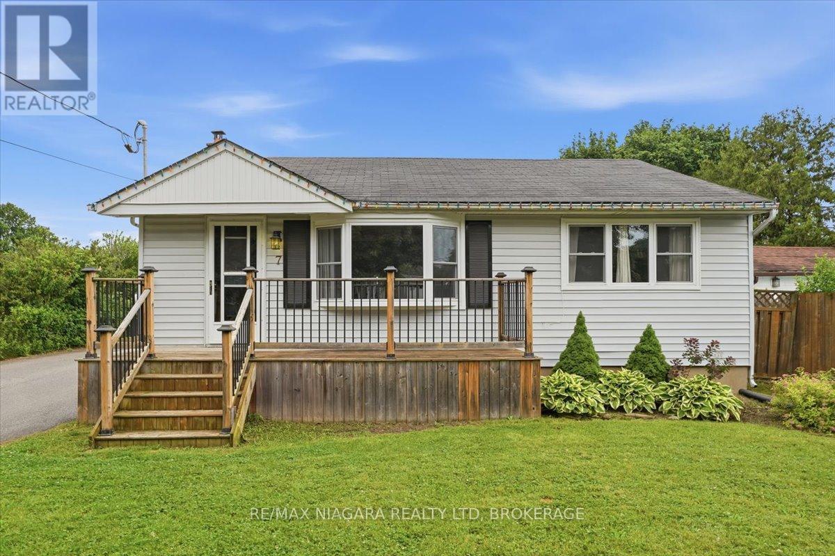 7 Sequoia Avenue, St. Catharines, Ontario  L2M 3C9 - Photo 2 - X13449440