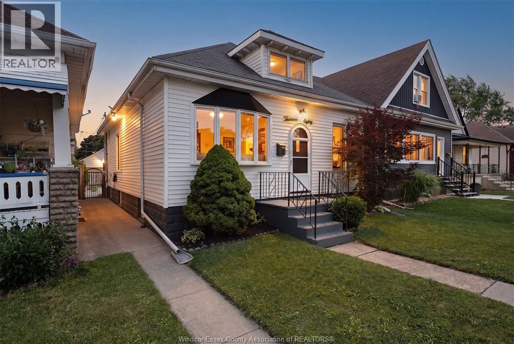 MLS# 26014179: 1380 Lincoln ROAD, Windsor, Canada