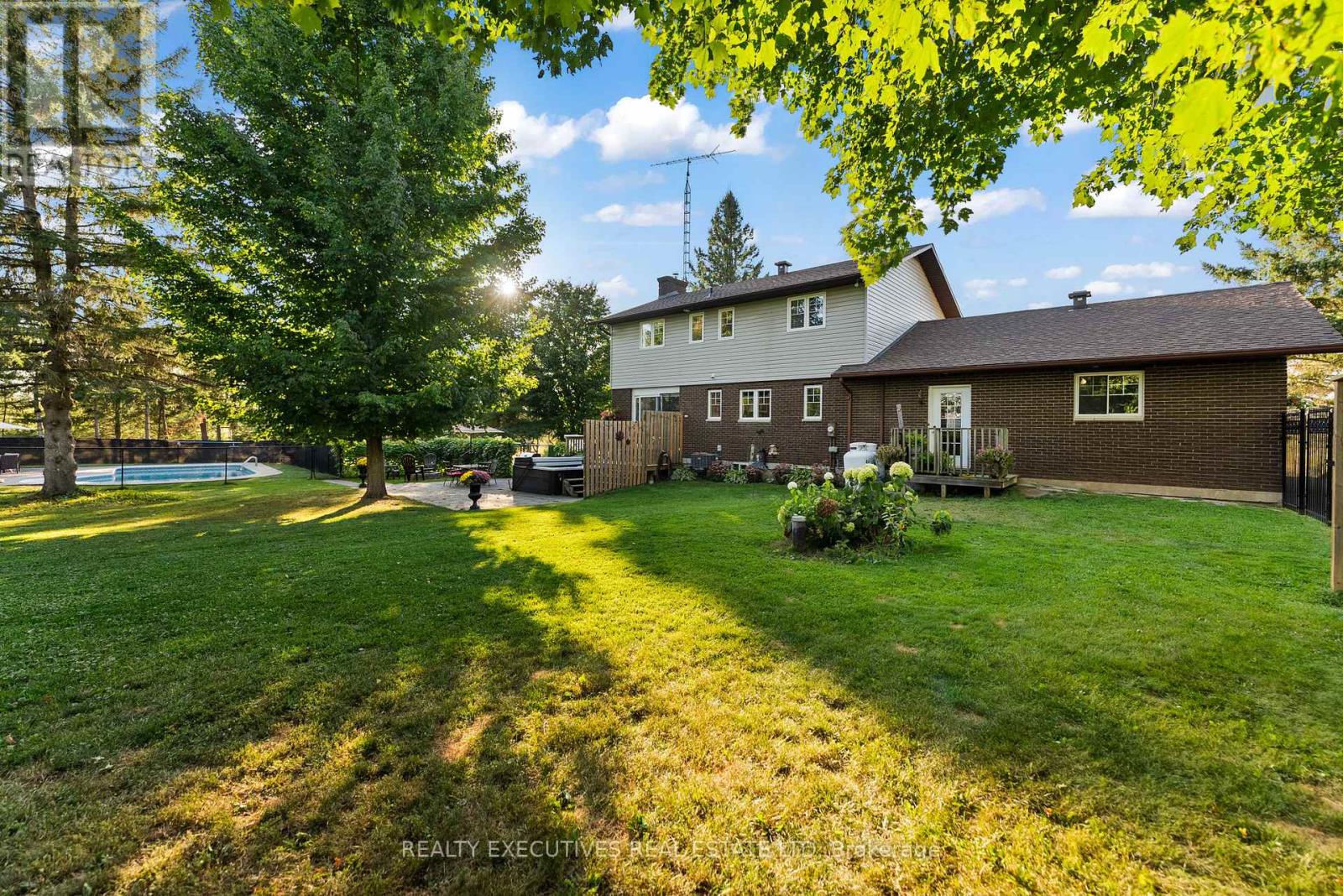 28 Anglican Church Road, Rideau Lakes, Ontario  K0G 1L0 - Photo 1 - X13449438