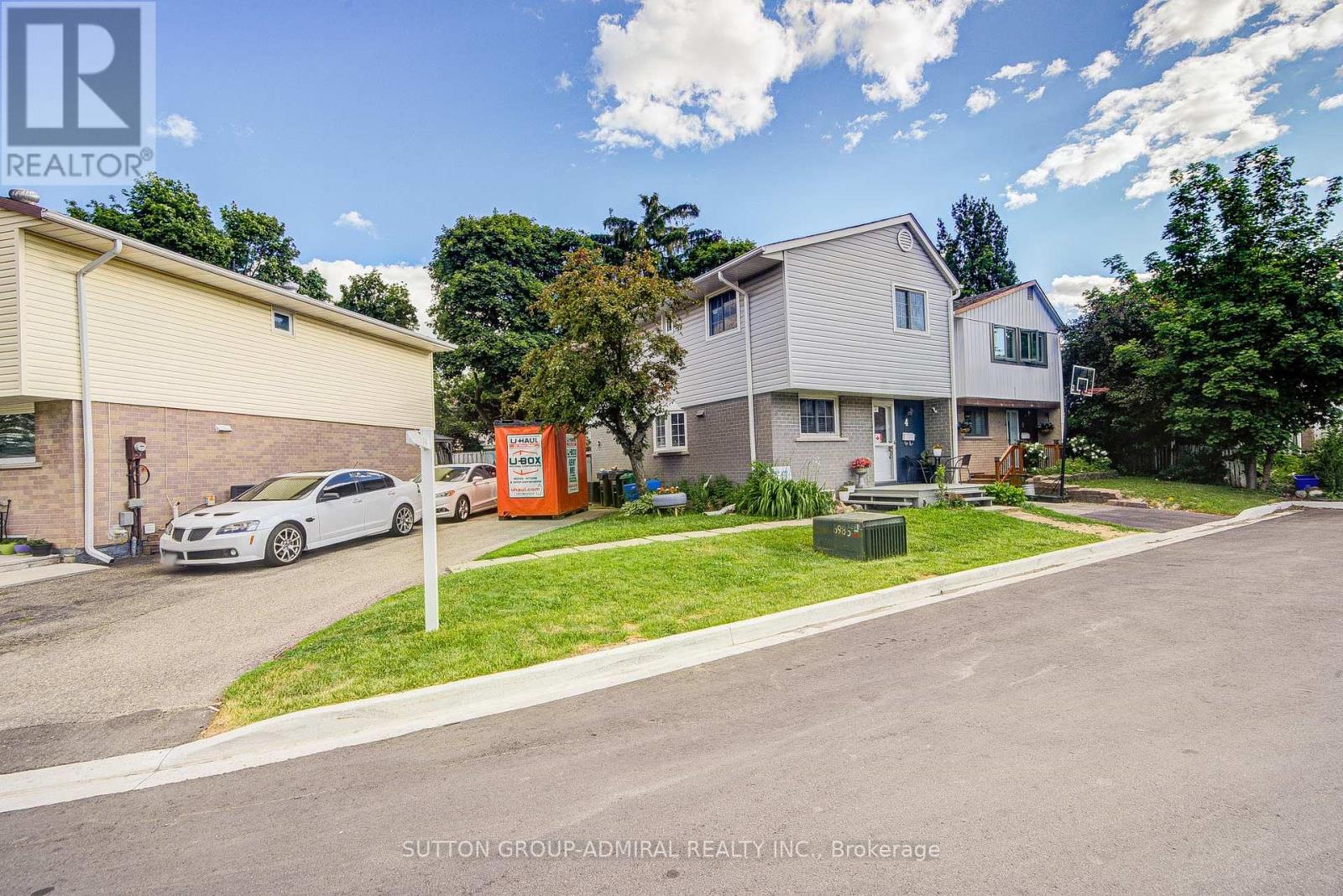 4 Hilda Court, Brampton, Ontario  L6S 2C1 - Photo 2 - W13447314