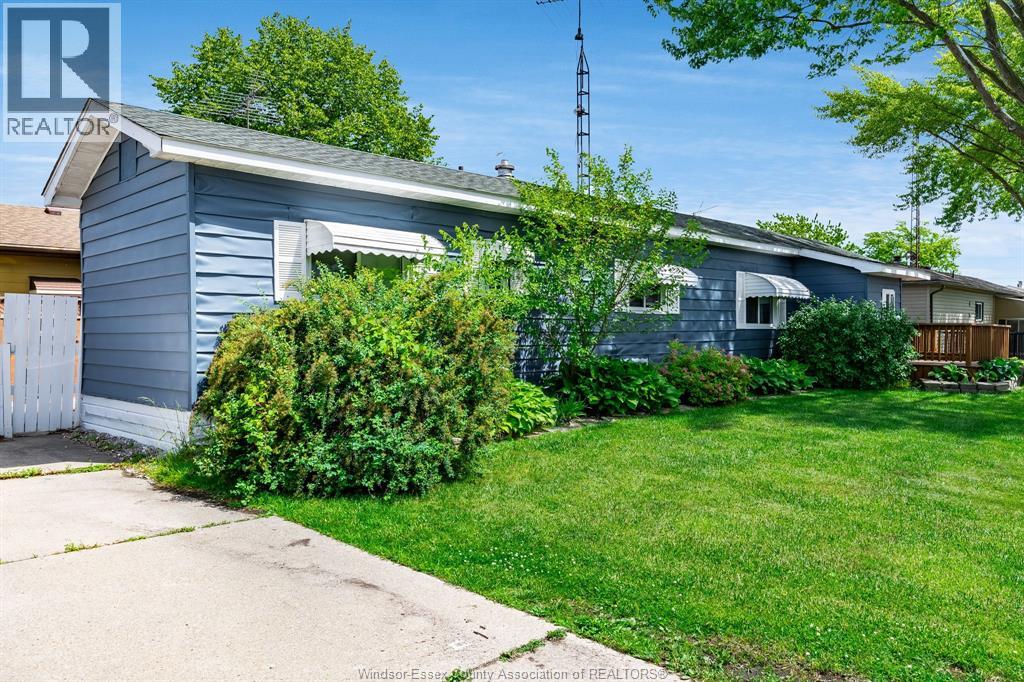 105 Brooks Boulevard, Lakeshore, Ontario  N8N 2P7 - Photo 2 - 26013975