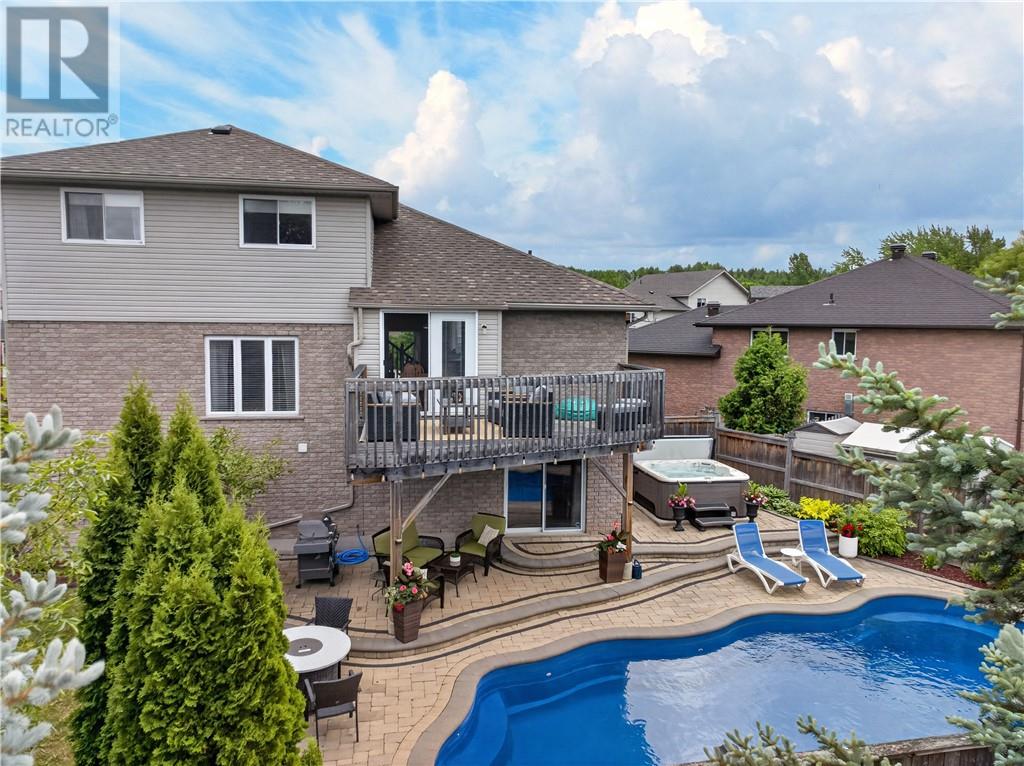 8 Winfield Lane, Sudbury, Ontario  P3A 6E1 - Photo 4 - 2128523