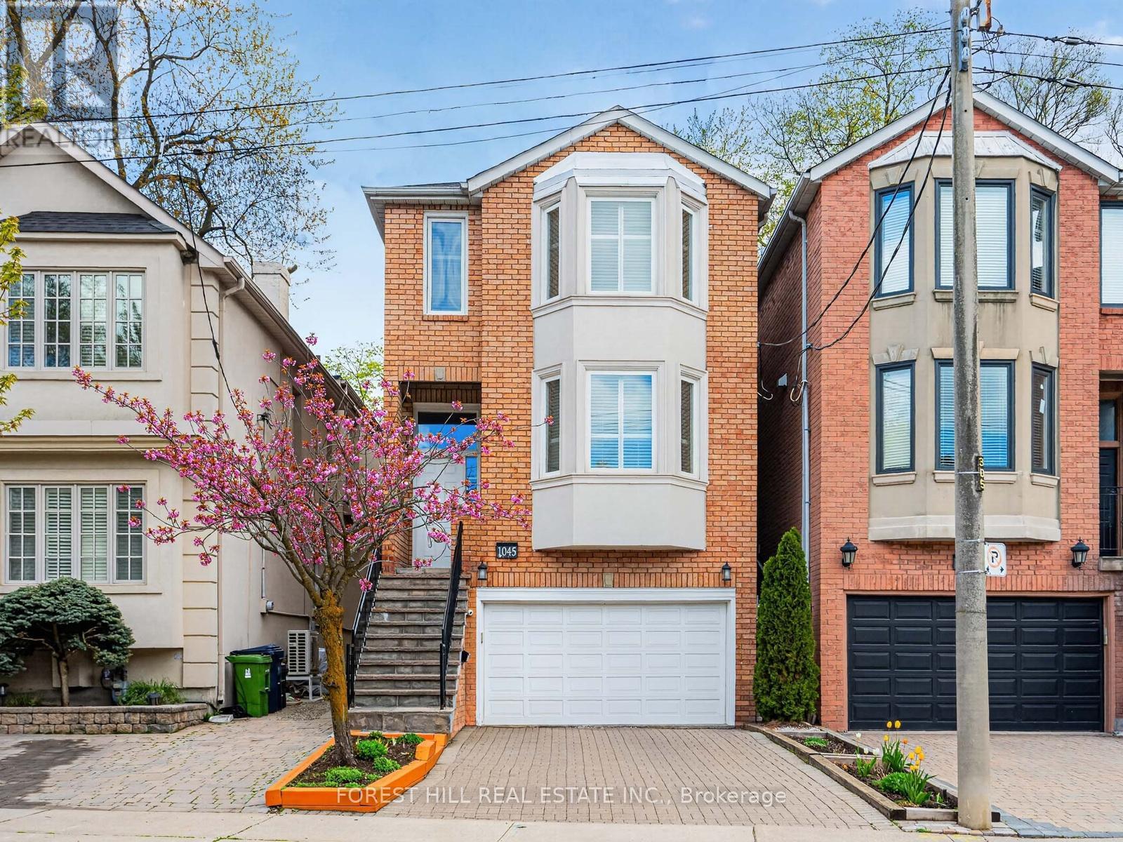 1045 SPADINA ROAD, Toronto, Ontario