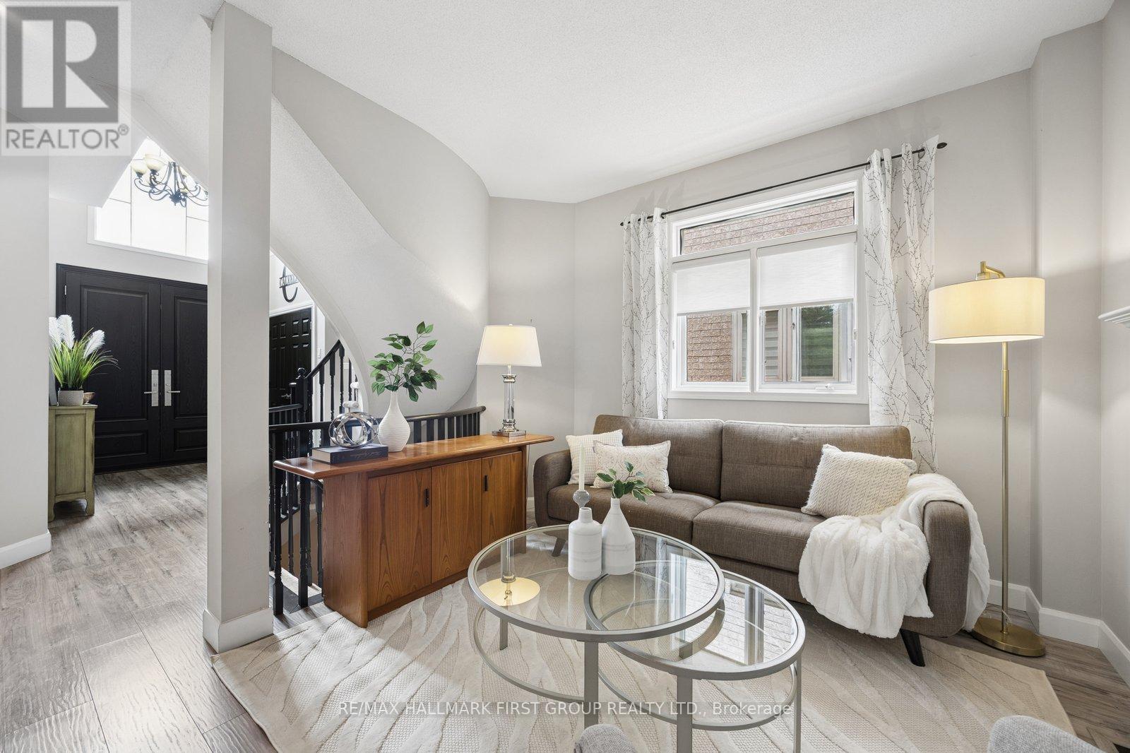 472 Summerpark Crescent, Pickering, Ontario  L1V 7A9 - Photo 4 - E13449426