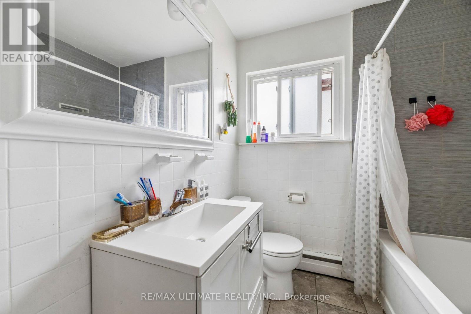 1056 Ravine Road, Oshawa, Ontario  L1H 4C8 - Photo 17 - E13449552