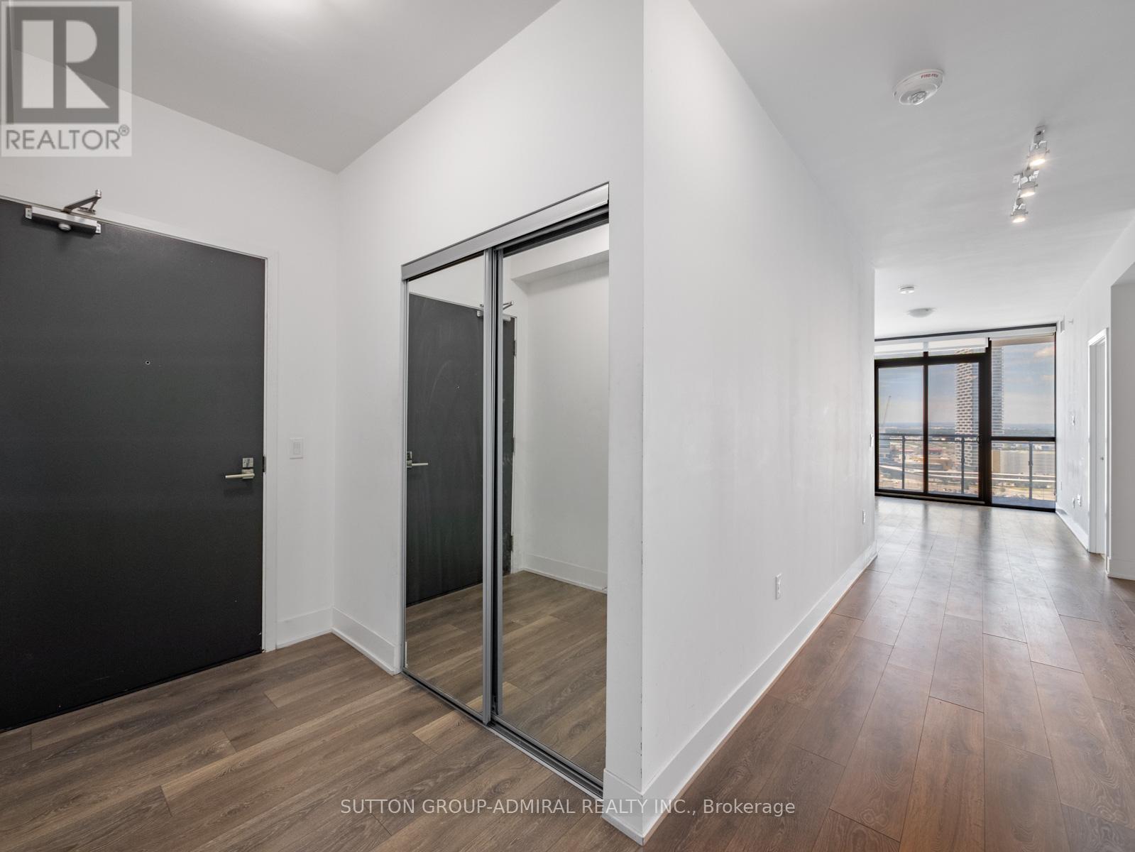 1505 - 2916 Highway 7 Road, Vaughan, Ontario  L4K 0K6 - Photo 2 - N13449544