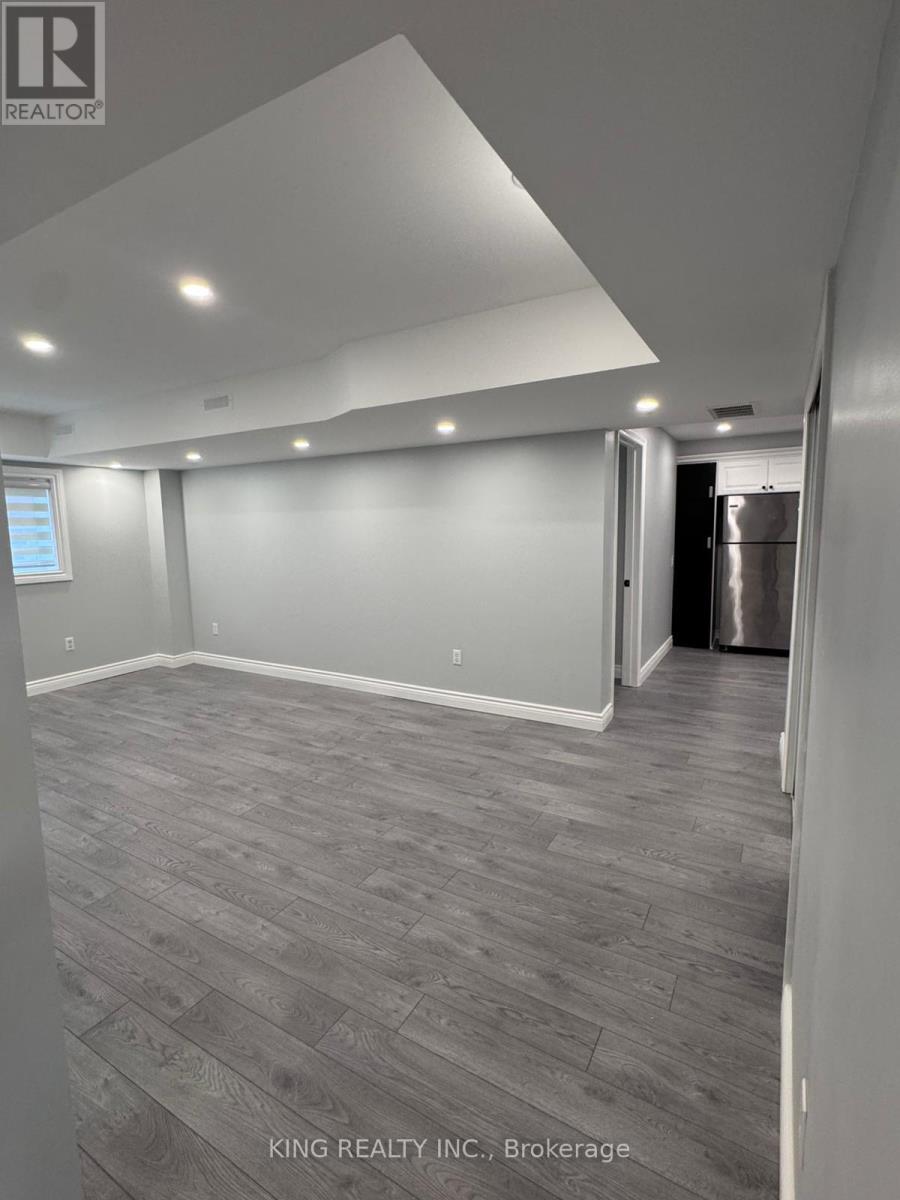 10 Humber Street E, Barrie, Ontario L4N 5S4 - Photo 3 - S13449514