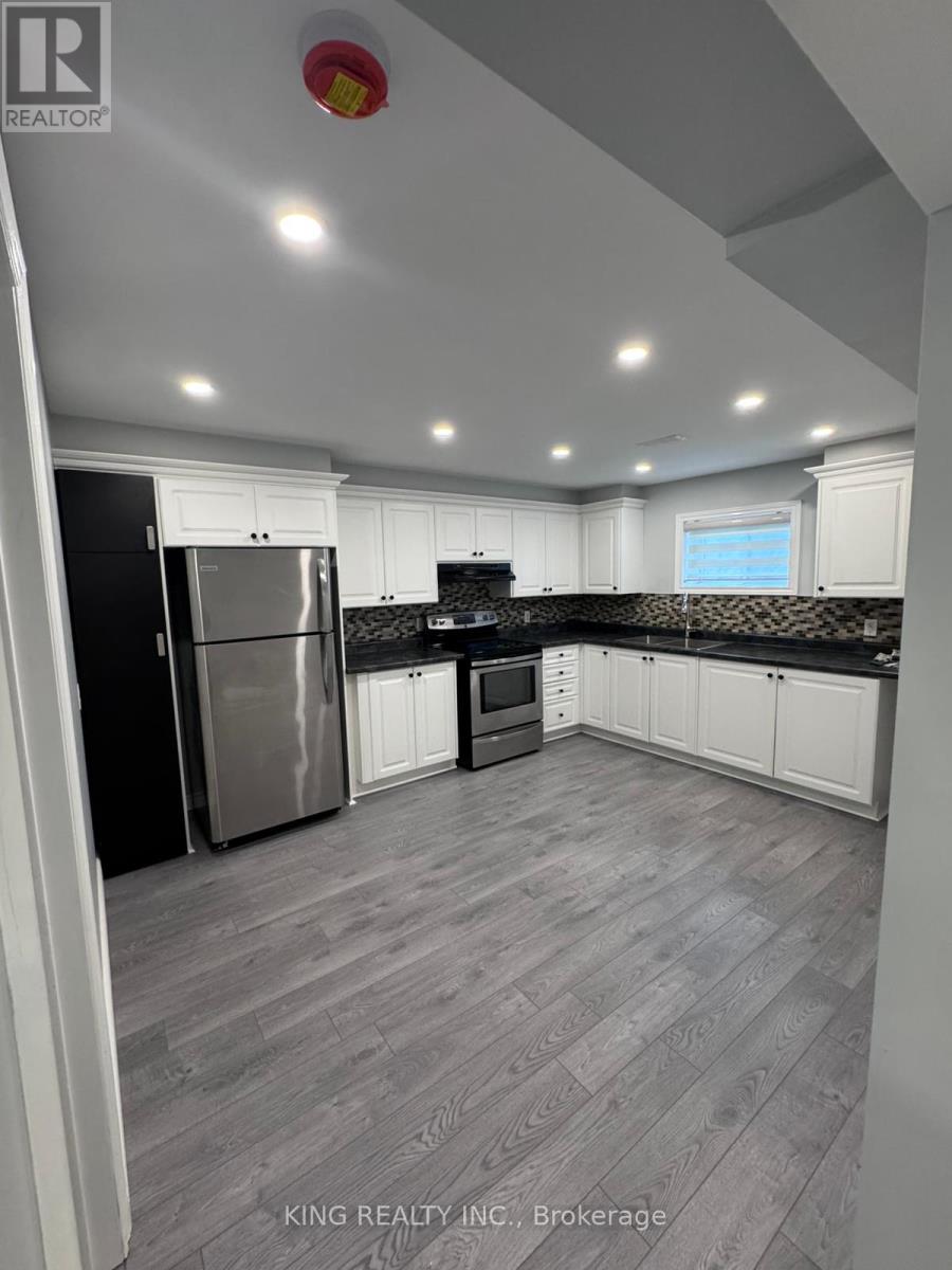 10 Humber Street E, Barrie, Ontario L4N 5S4 - Photo 4 - S13449514