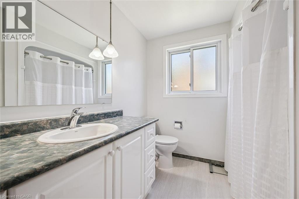 24 Devonglen Court, Kitchener, Ontario  N2E 2A8 - Photo 19 - 40835560