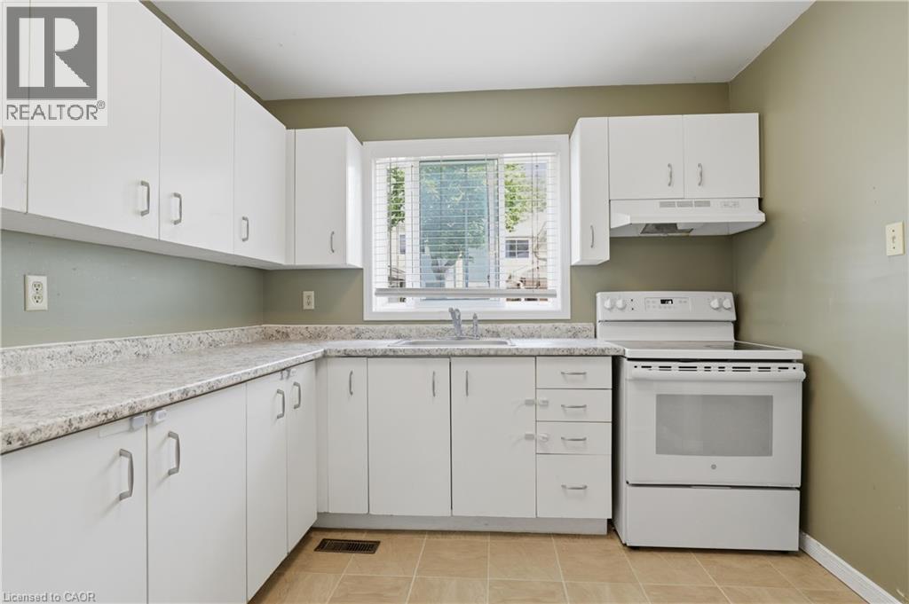 255 Northlake Drive Unit# 15, Waterloo, Ontario N2V 1Z2 - Photo 3 - 40839096