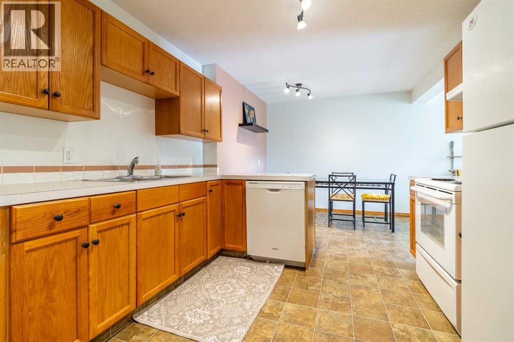 209, 855 Columbia Blvd W, Lethbridge, Alberta  T1K 5B8 - Photo 3 - A2321453