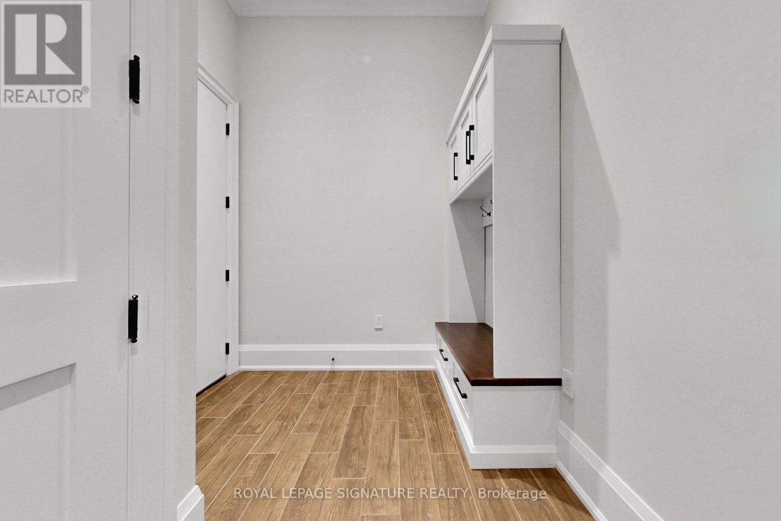 54 Lockheed Boulevard, Toronto, Ontario  M9P 2J1 - Photo 22 - W13449418