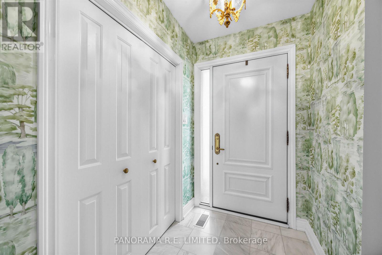60 Norgrove Crescent, Toronto, Ontario  M9P 3C6 - Photo 16 - W13449512