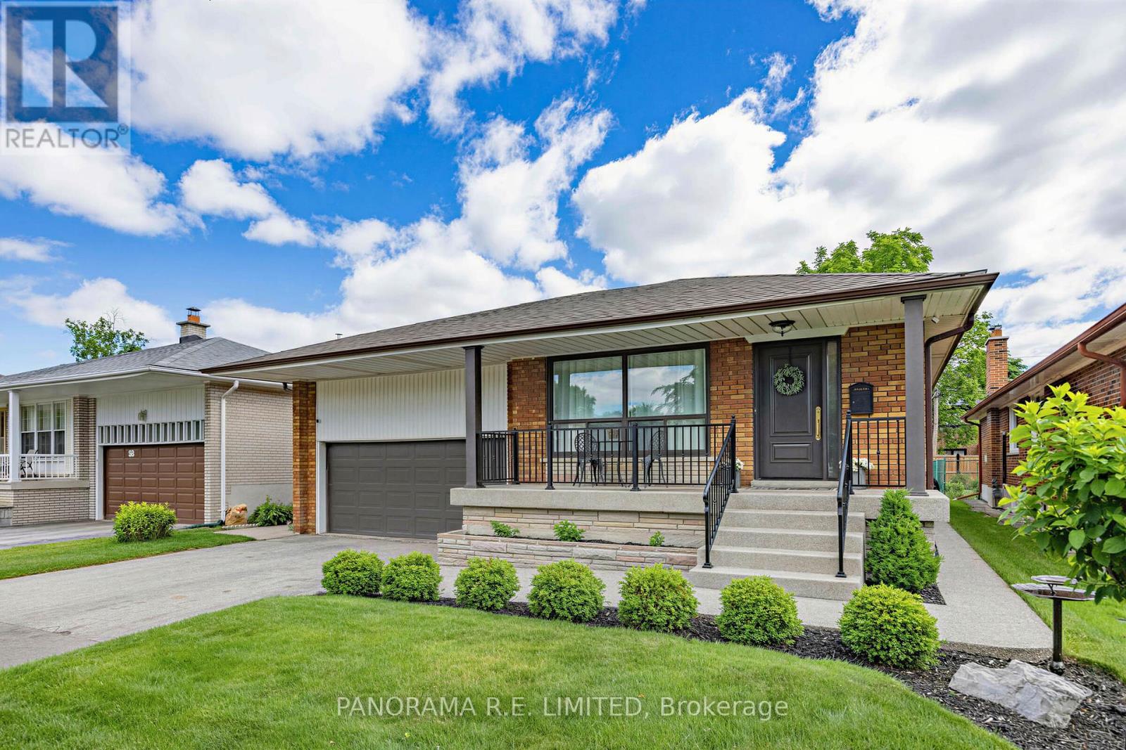 60 Norgrove Crescent, Toronto, Ontario  M9P 3C6 - Photo 2 - W13449512