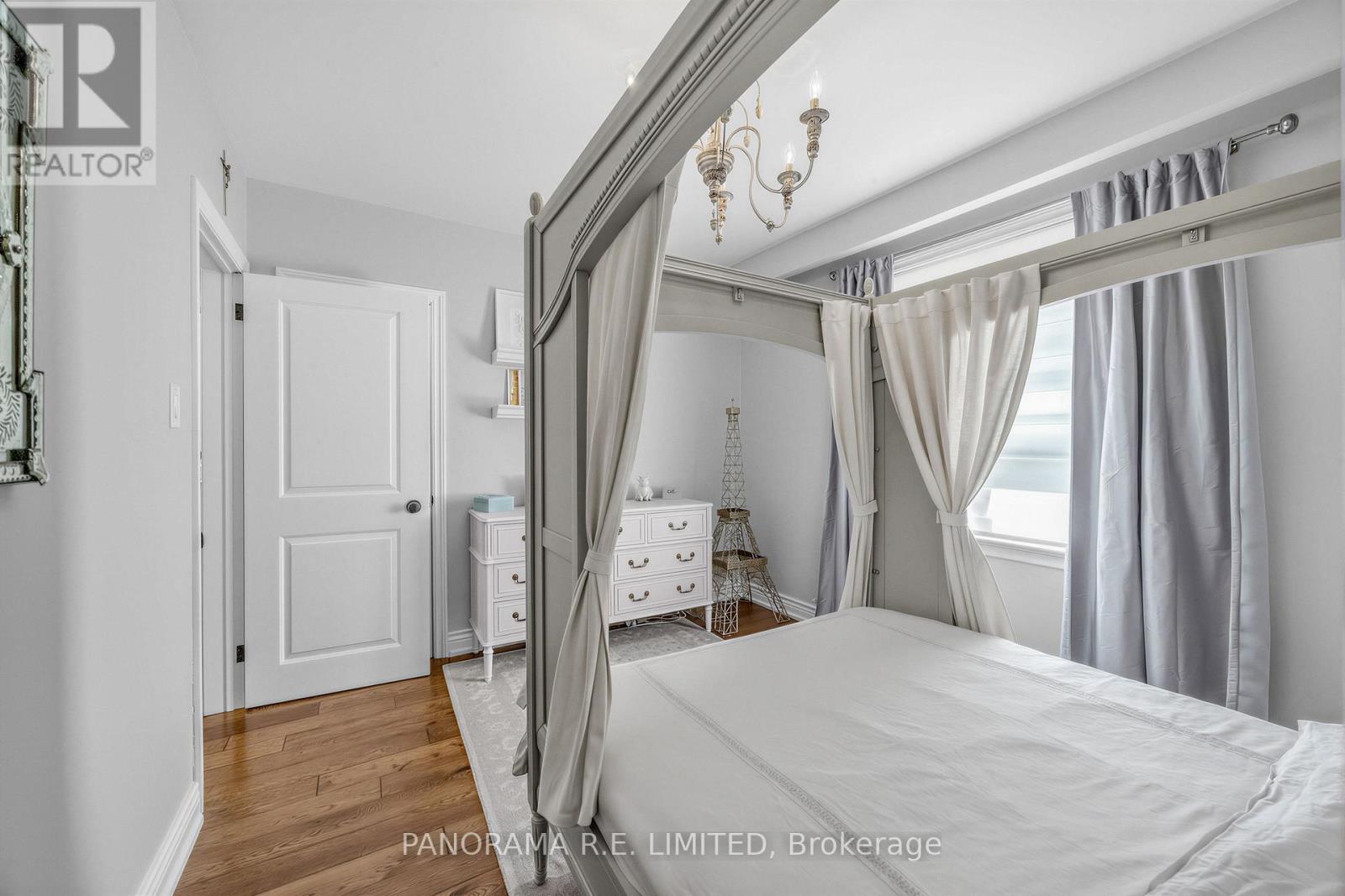 60 Norgrove Crescent, Toronto, Ontario  M9P 3C6 - Photo 20 - W13449512