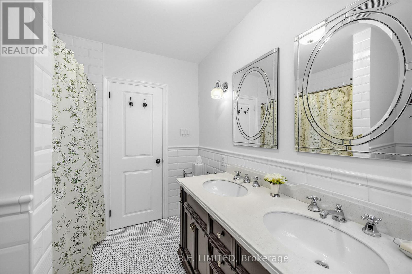 60 Norgrove Crescent, Toronto, Ontario  M9P 3C6 - Photo 23 - W13449512