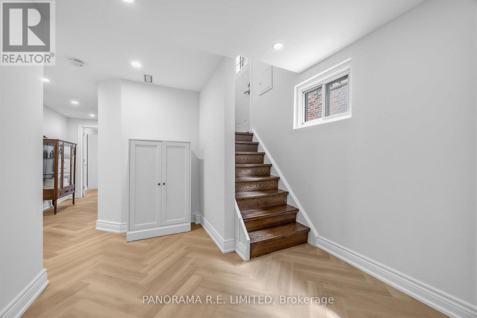 60 Norgrove Crescent, Toronto, Ontario  M9P 3C6 - Photo 25 - W13449512