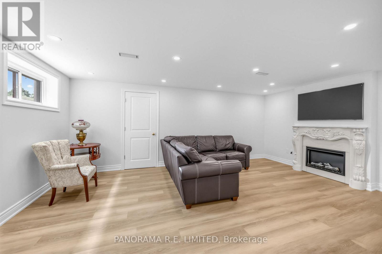 60 Norgrove Crescent, Toronto, Ontario  M9P 3C6 - Photo 26 - W13449512