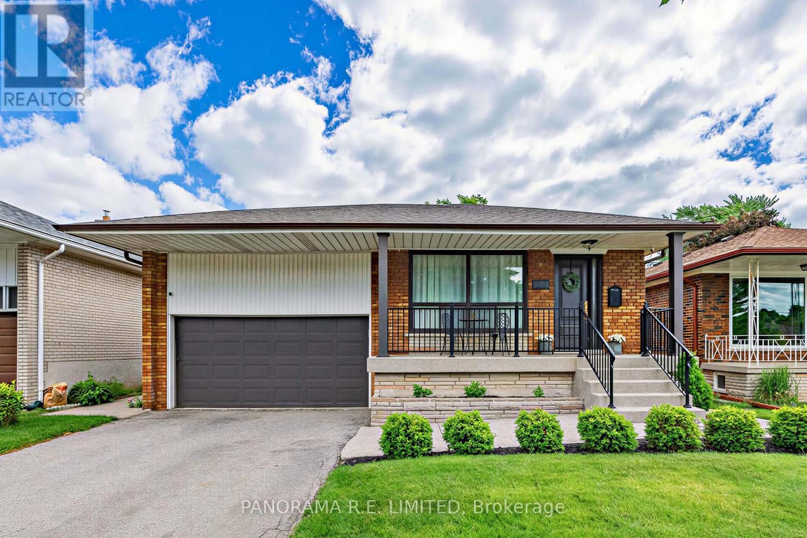 60 Norgrove Crescent, Toronto, Ontario  M9P 3C6 - Photo 3 - W13449512