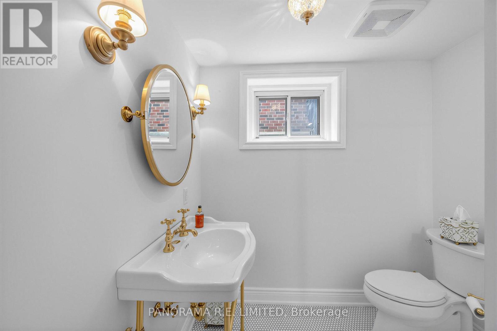 60 Norgrove Crescent, Toronto, Ontario  M9P 3C6 - Photo 32 - W13449512