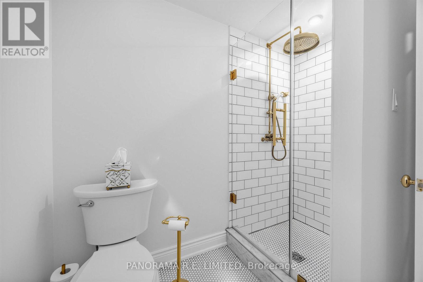 60 Norgrove Crescent, Toronto, Ontario  M9P 3C6 - Photo 33 - W13449512