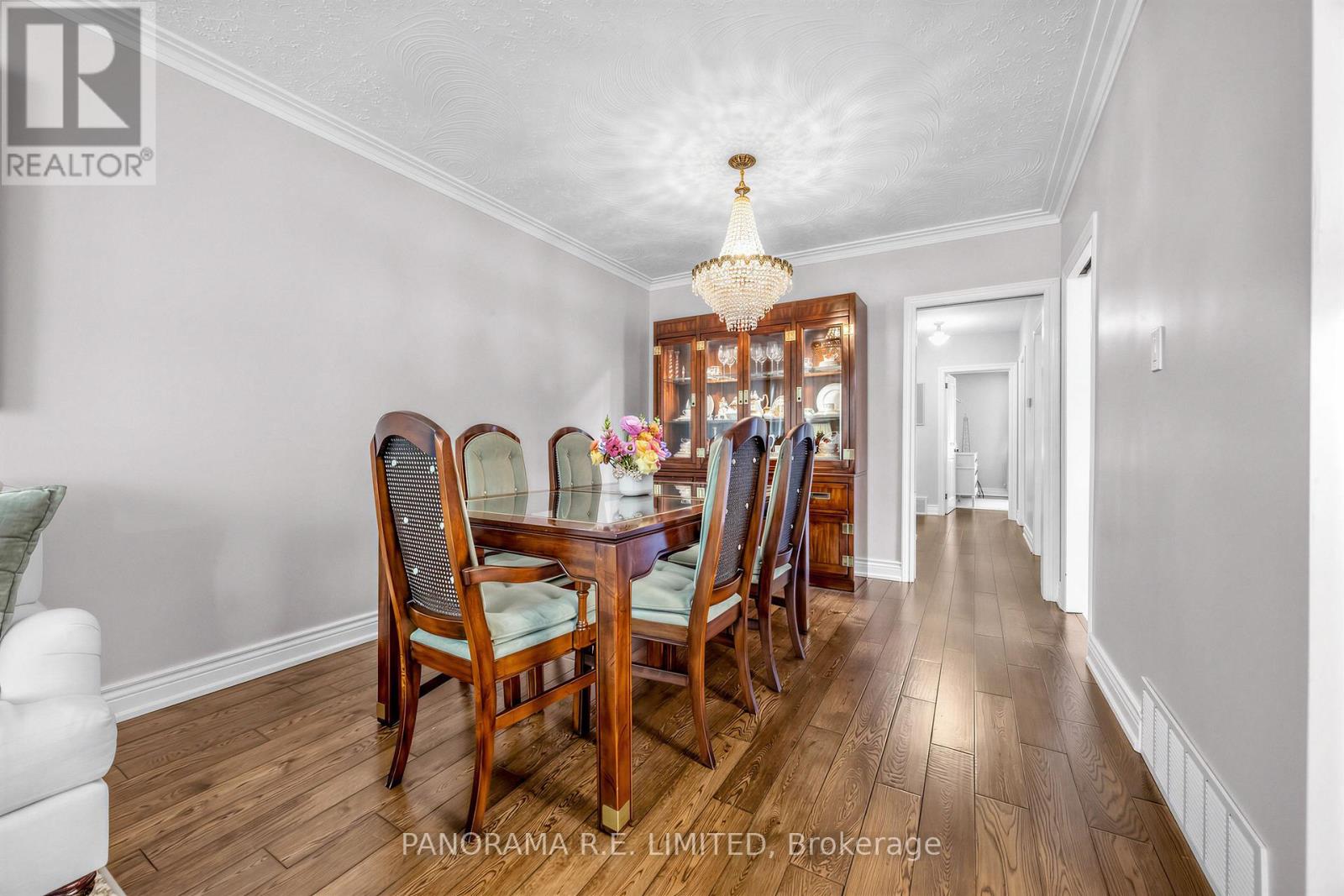 60 Norgrove Crescent, Toronto, Ontario  M9P 3C6 - Photo 9 - W13449512