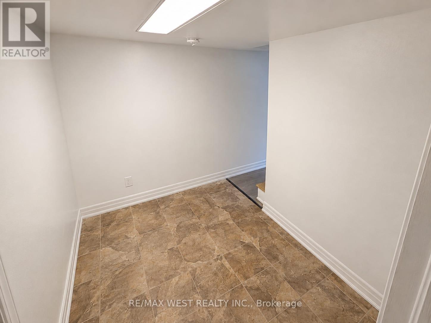 1 - 2089 Dufferin Street, Toronto, Ontario  M6E 3R3 - Photo 15 - C13447422