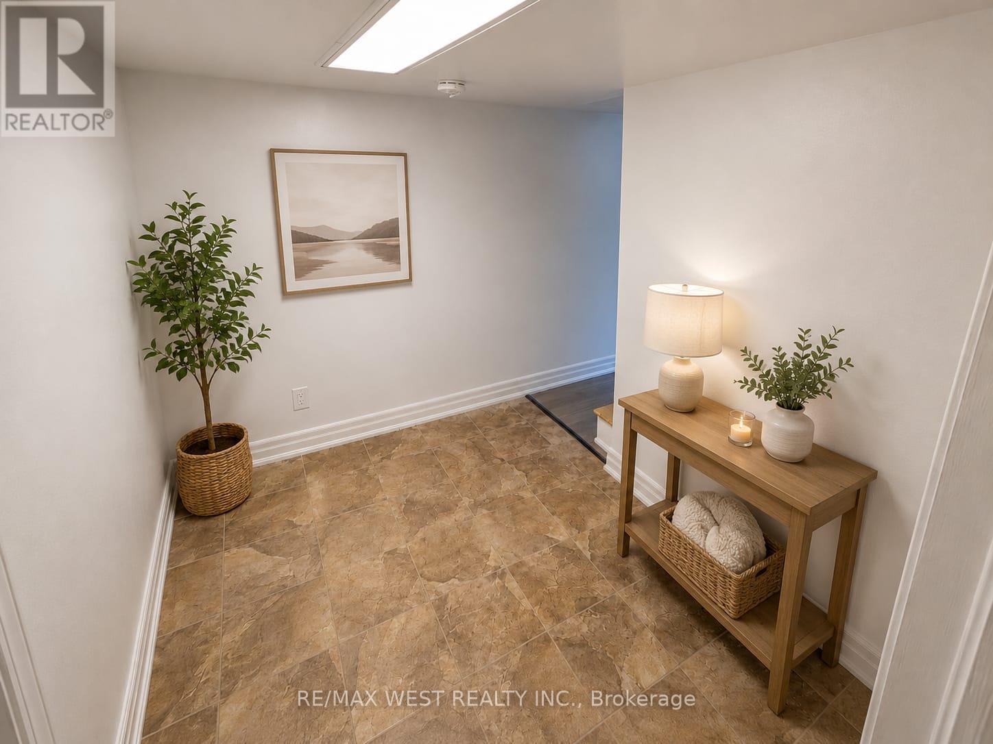 1 - 2089 Dufferin Street, Toronto, Ontario  M6E 3R3 - Photo 16 - C13447422