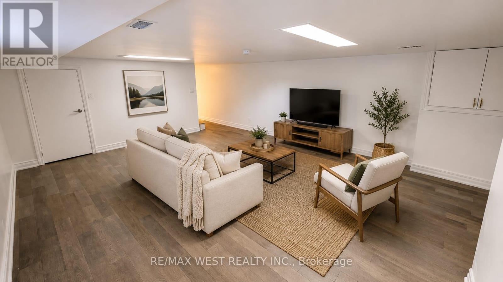 1 - 2089 Dufferin Street, Toronto, Ontario  M6E 3R3 - Photo 17 - C13447422