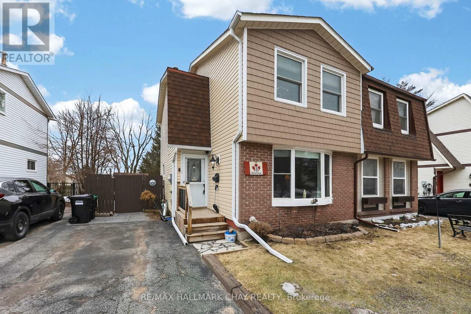 15 Wilde Place, Barrie, Ontario  L4N 4W6 - Photo 2 - S12970802
