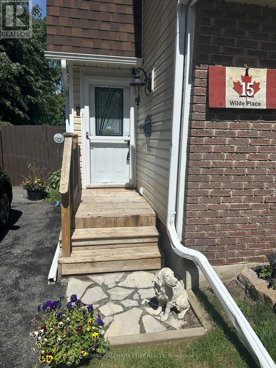 15 Wilde Place, Barrie, Ontario  L4N 4W6 - Photo 3 - S12970802