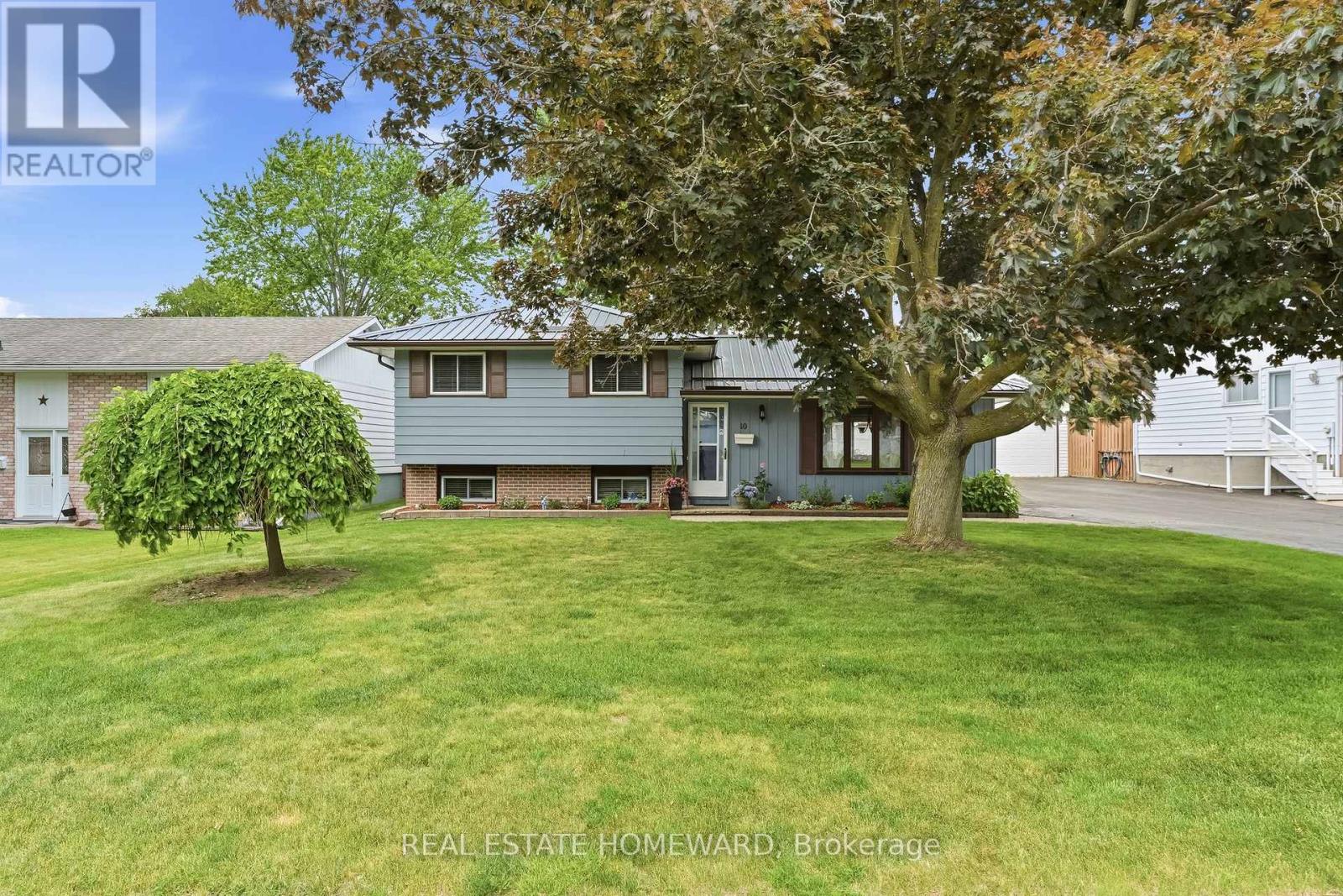 10 CORY CRESCENT, Quinte West, Ontario