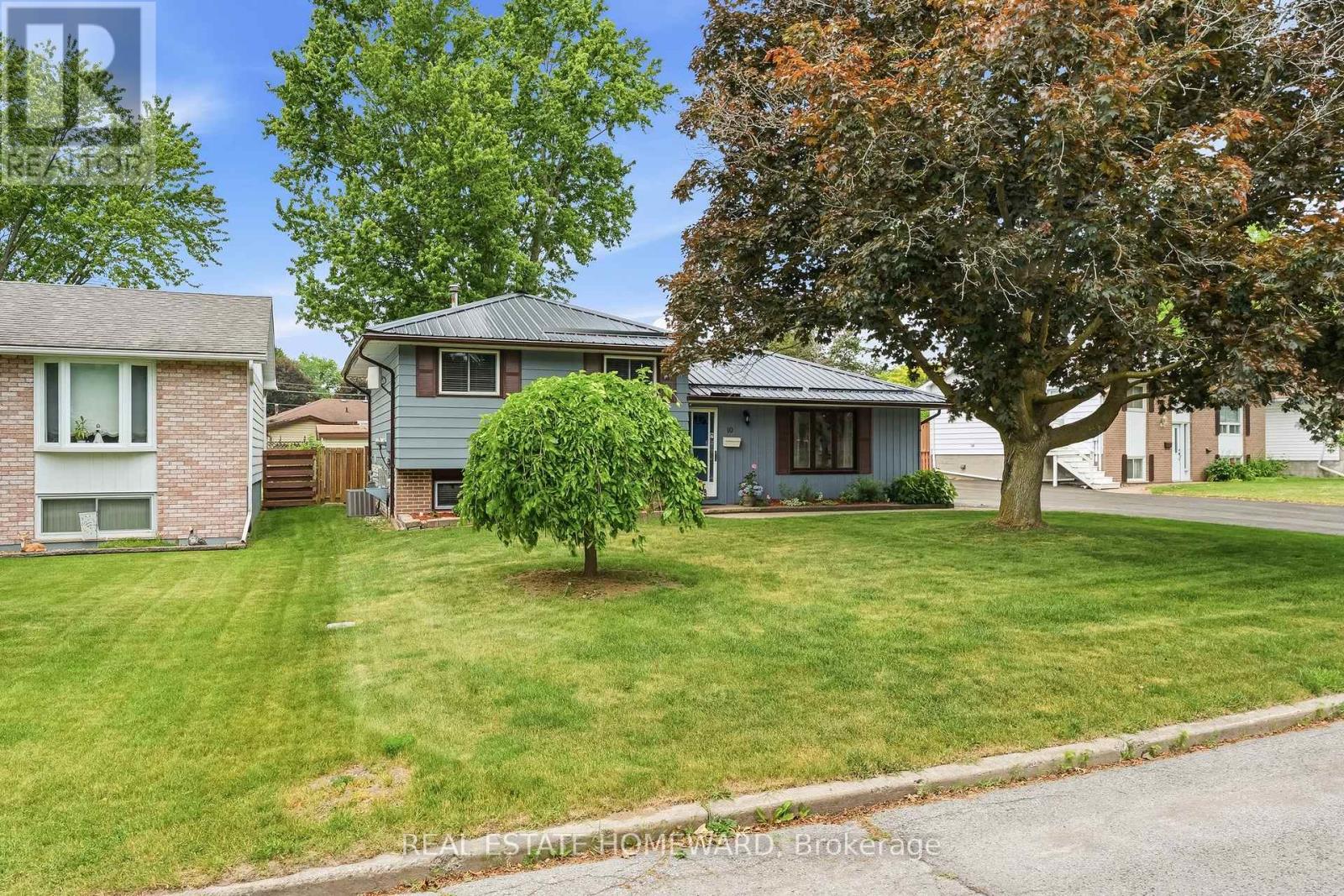 10 Cory Crescent, Quinte West, Ontario  K8V 5W8 - Photo 2 - X13449404