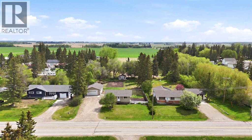 223 20 Street, dickson, Alberta